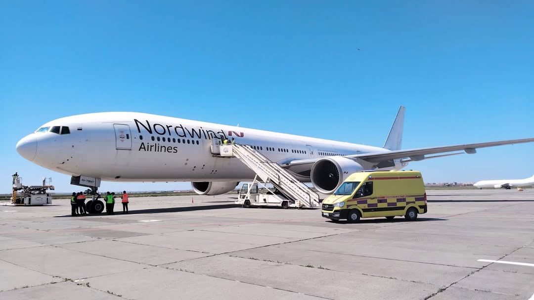 Скончалась женщина: российский самолёт экстренно сел в Актобе